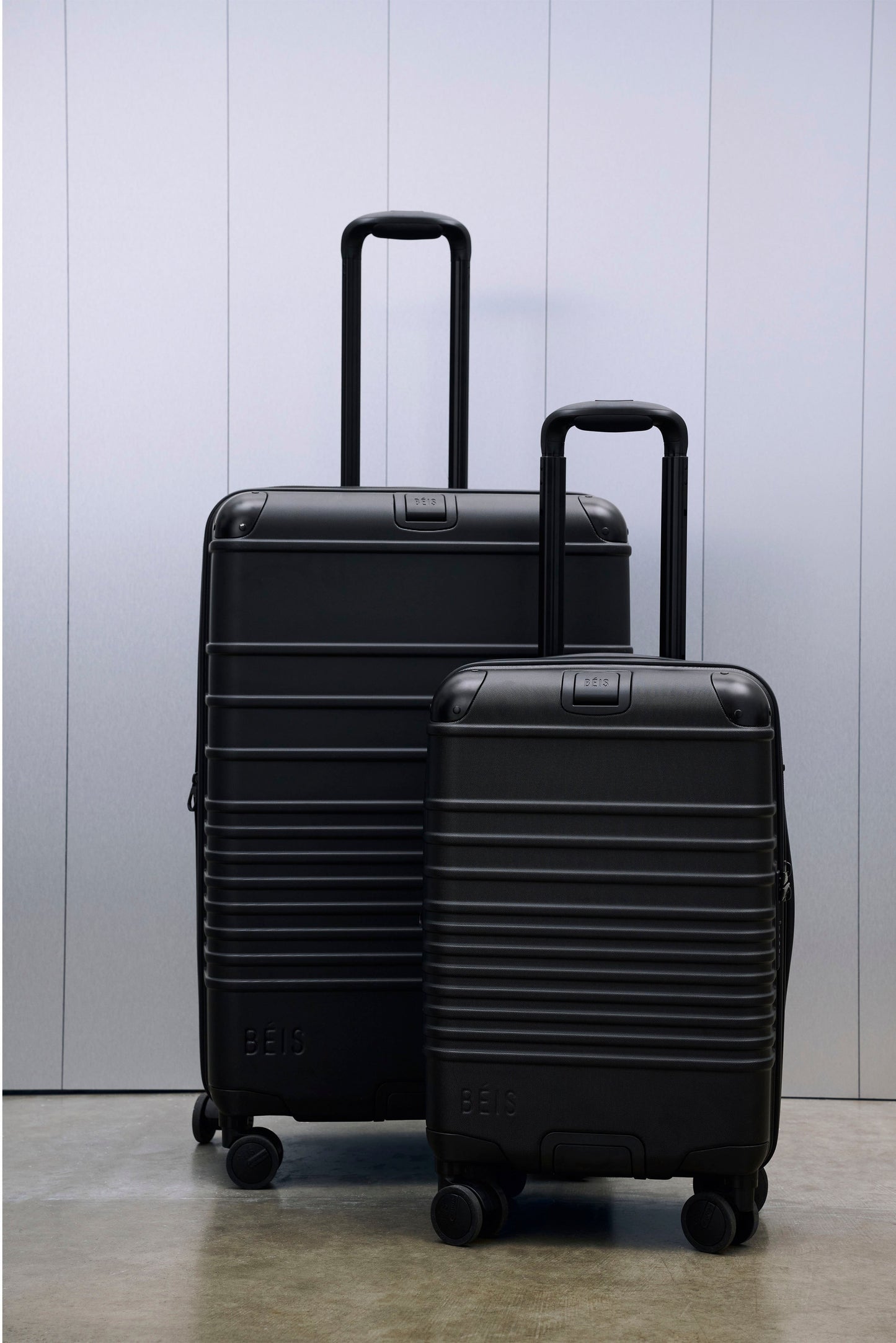 The Hybrid Check-In Roller in Black