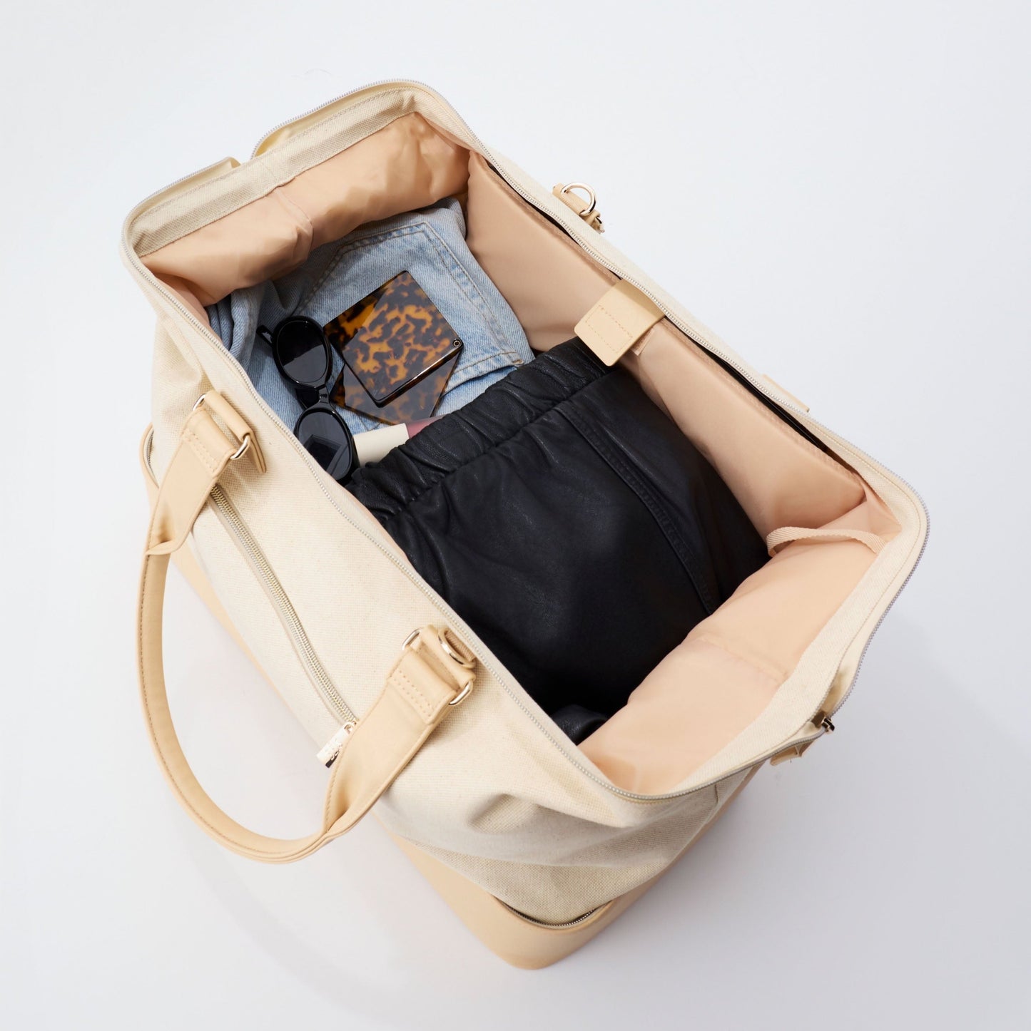 The Weekender in Beige